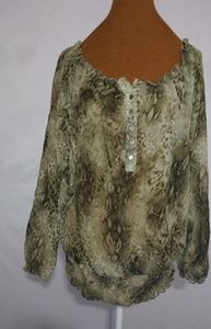 Beautiful XL Green Gold Sheer Bubble Hem Top Plus